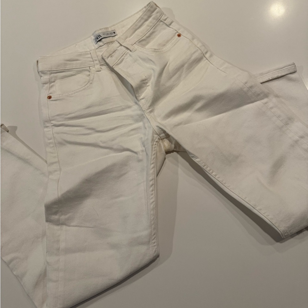 Zara White Slim Jeans Classic Denim Style
